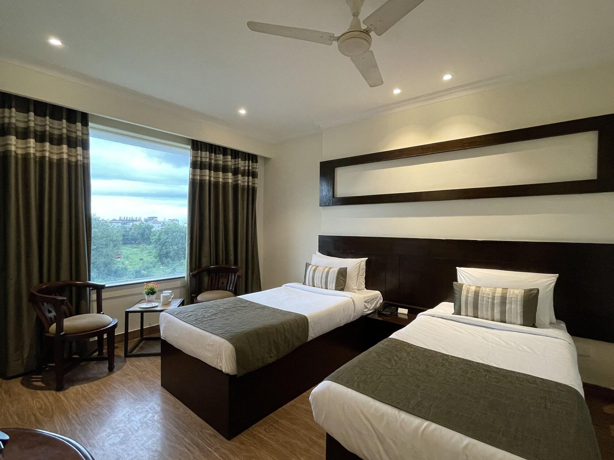 Royale Sarovar Portico Agra