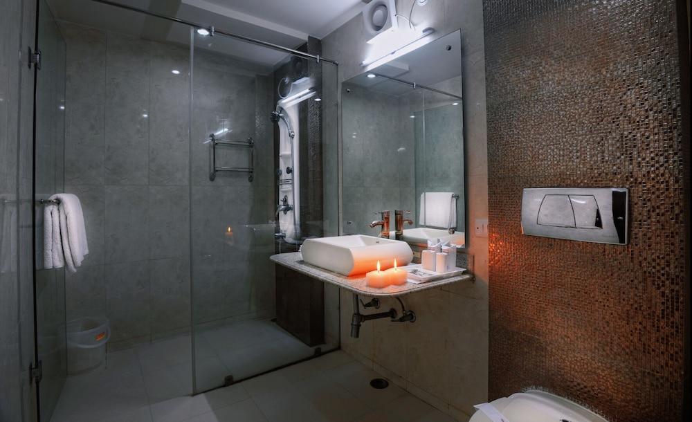 Royale Sarovar Portico Agra Hotel 4*