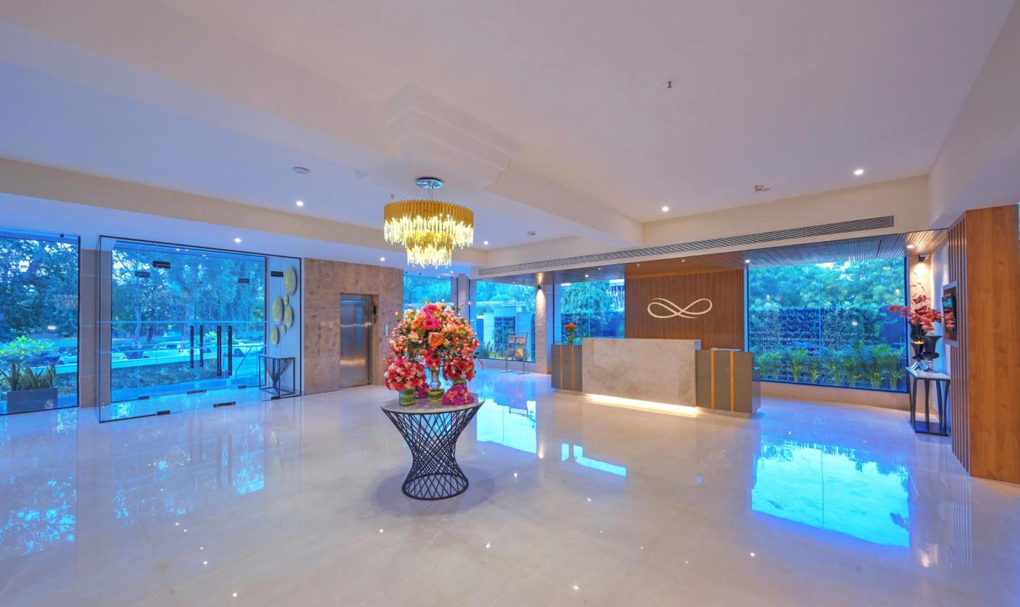 Hotel Royale Sarovar Portico Agra 4*