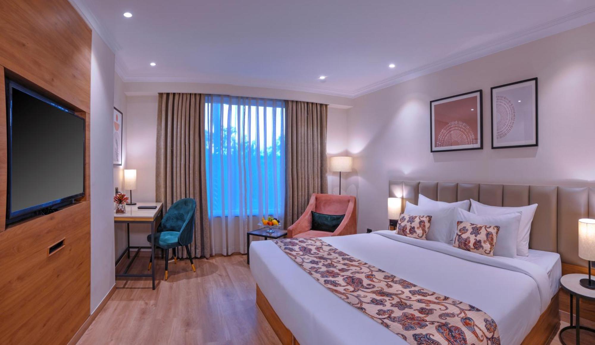 Royale Sarovar Portico Agra Hotel
