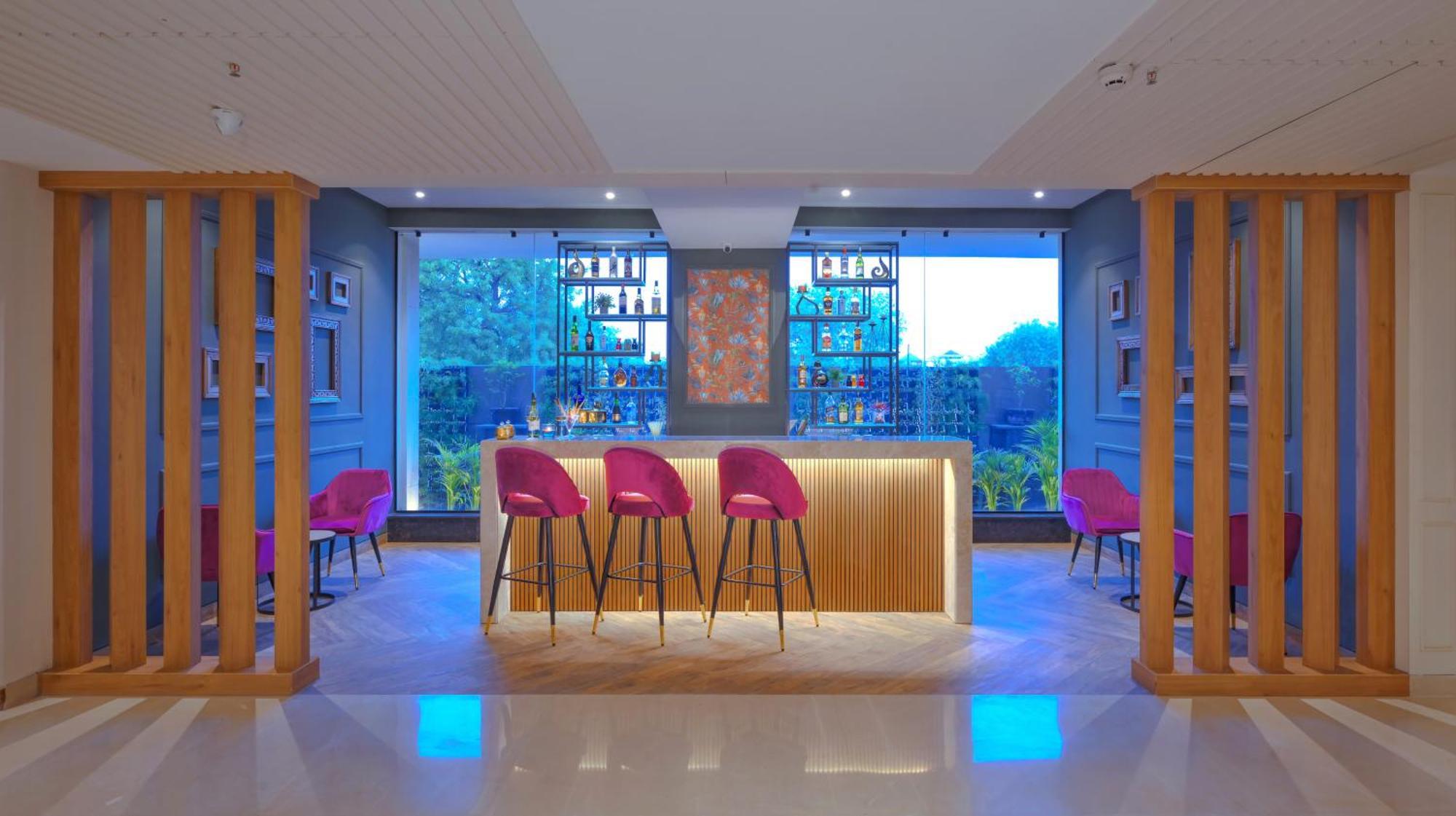 Royale Sarovar Portico Agra 4* Agra (Uttar Pradesh)