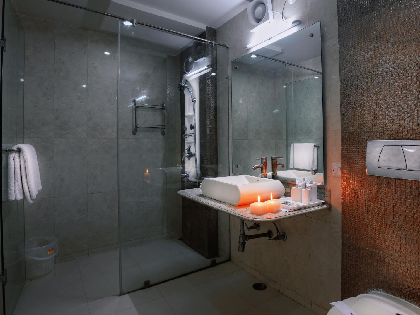 Royale Sarovar Portico Agra Hotel