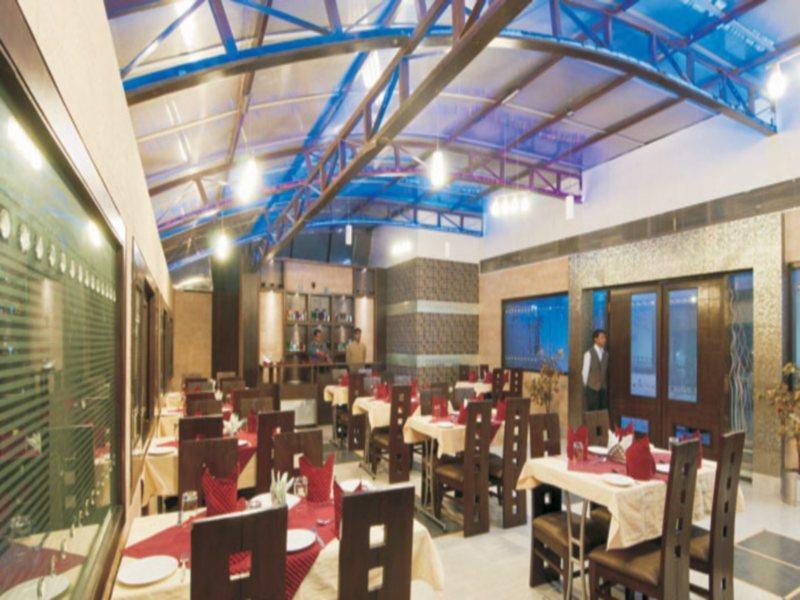 Hotel Royale Sarovar Portico Agra 4*