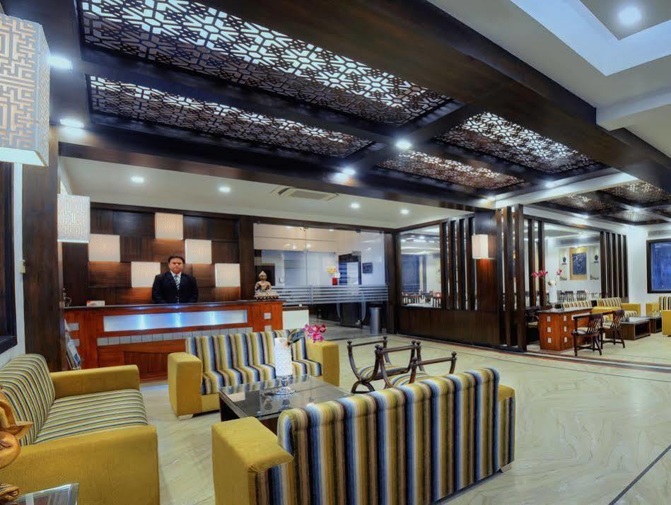 Royale Sarovar Portico Agra