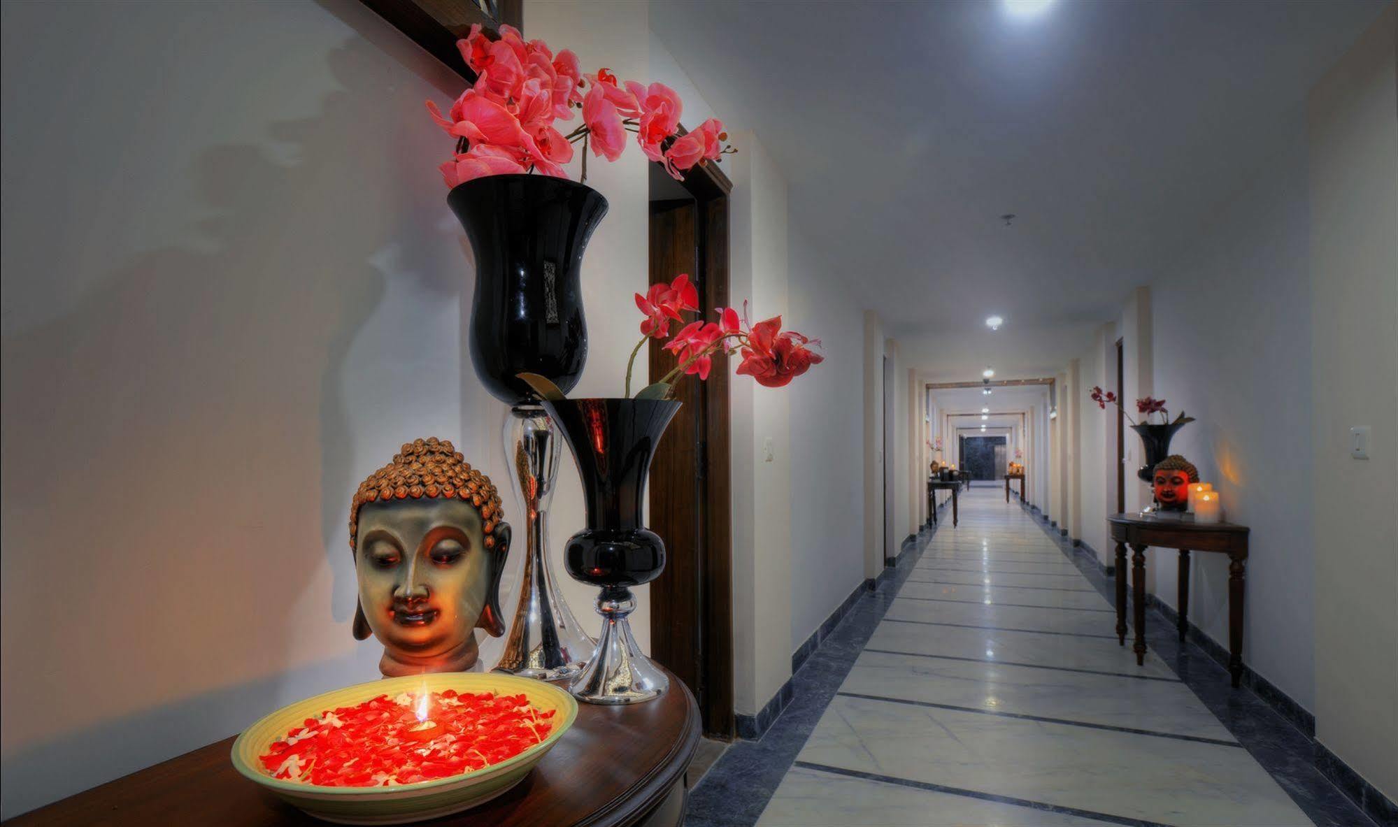 Hotel Royale Sarovar Portico Agra 4*